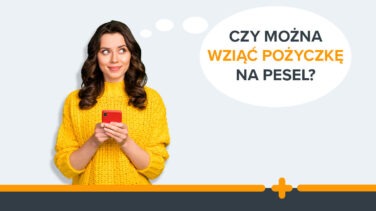 Zaintrygowana kobieta w żółtym swetrze z pytaniem w dymku: „Czy można wziąć pożyczkę na PESEL?”